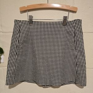 Urban Outfitters Womens Small Gingham Mini Skirt Black White Size Small.